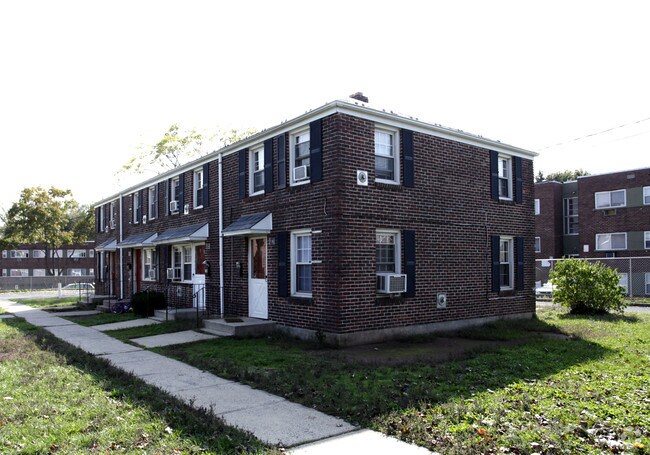 Building Photo - 698-716 Joyce Kilmer Ave