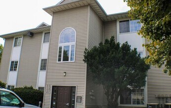 Building Photo - 458 Peterson St