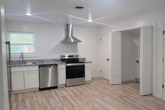 Foto del edificio - 2122 Sun Cir