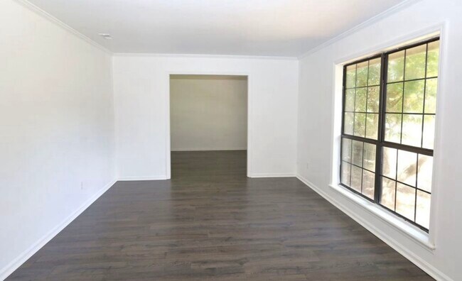 Foto del edificio - 2208 Northwood Cir