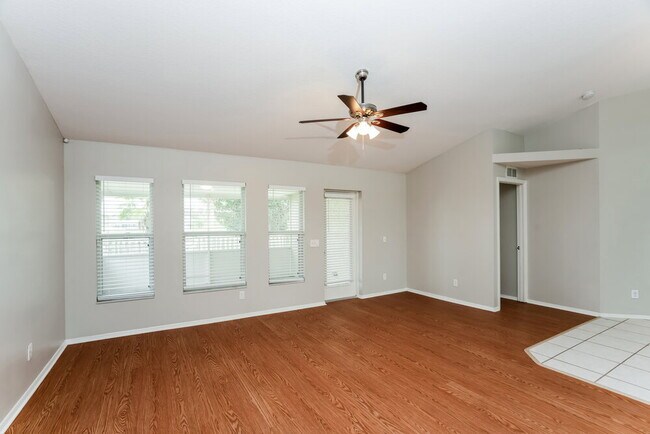 Foto del edificio - 4040 Kingsfield Dr