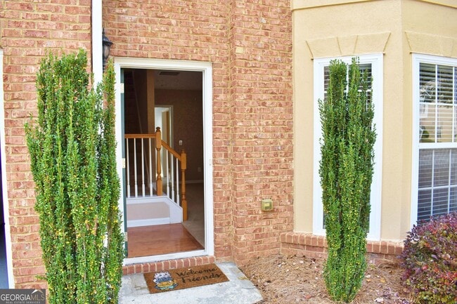 Building Photo - 2015 Lisa Springs Dr SW