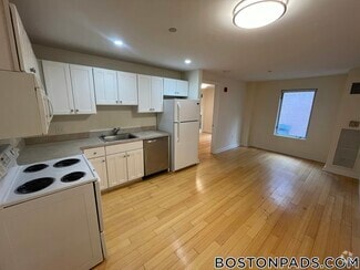Building Photo - 40 Boylston St
