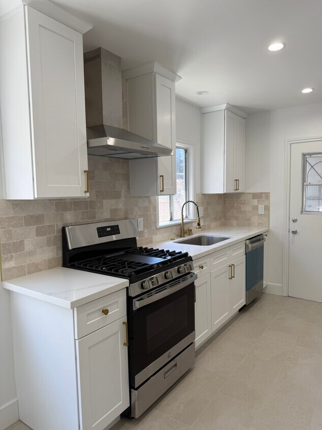 Foto principal - 11610 Oxnard St