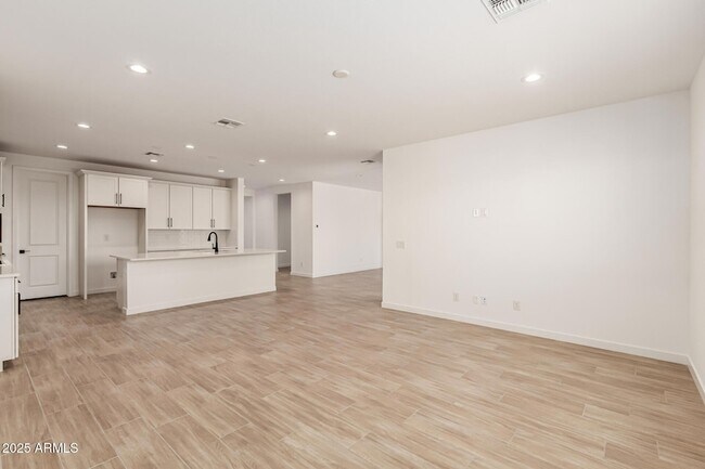 Building Photo - 23724 N 165th Dr