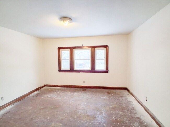 Foto del edificio - 3 BED, 1 BATH BEAUTIFUL SINGLE-FAMILY HOME IN CLEVELAND!