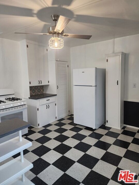 Building Photo - 10556-10558 Santa Monica/1808-1810 Westholme