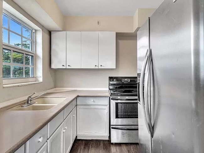 Foto del edificio - 2 bedroom in North Miami beach FL 33162