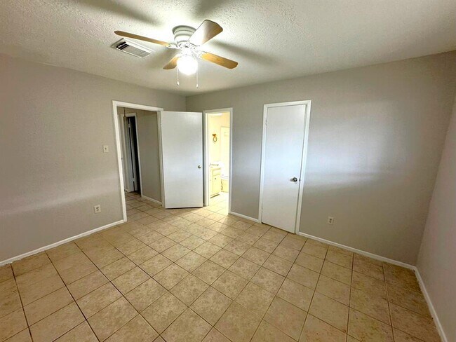 Foto del edificio - 6939 Chasewood Dr