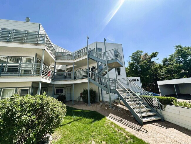 Foto del edificio - Updated 2 Bedroom, 2 Bath Condo (Available Immediately)