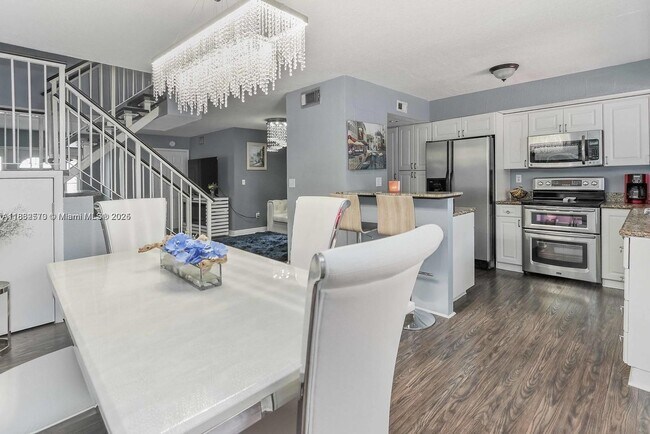 Foto del edificio - 1021 SW 104th Ct