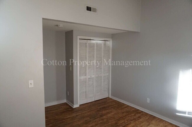 Foto del edificio - 229 St Luke Ct