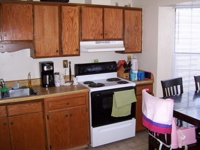 Building Photo - 306 Harrier St