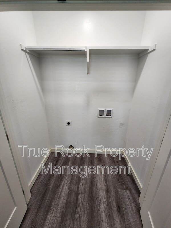 Foto del edificio - 219 S Hope Ave