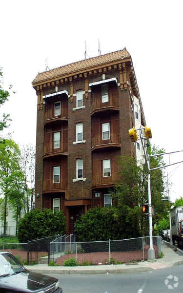 Primary Photo - 65 S Harrison St