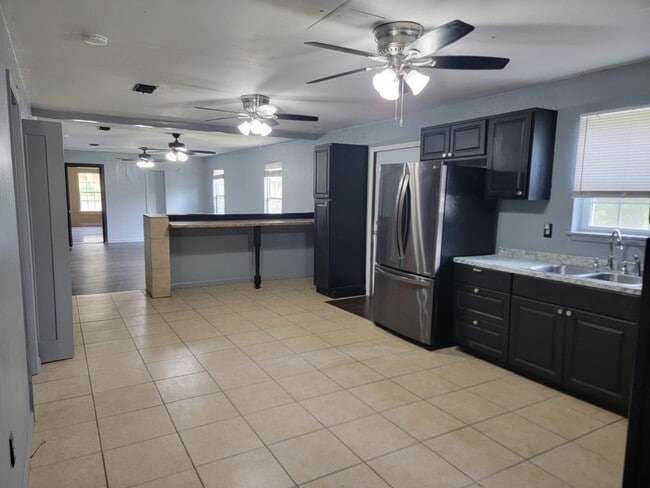 Building Photo - 8236 Louisiana Ave