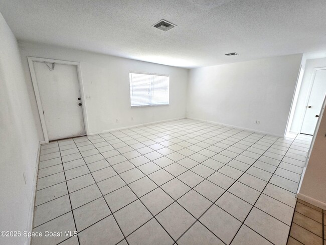 Foto del edificio - 97 Lucas Rd