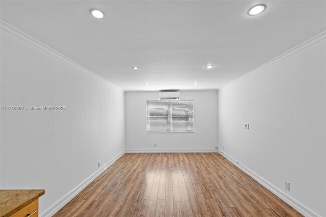 Foto del edificio - 1250 E Sample Rd