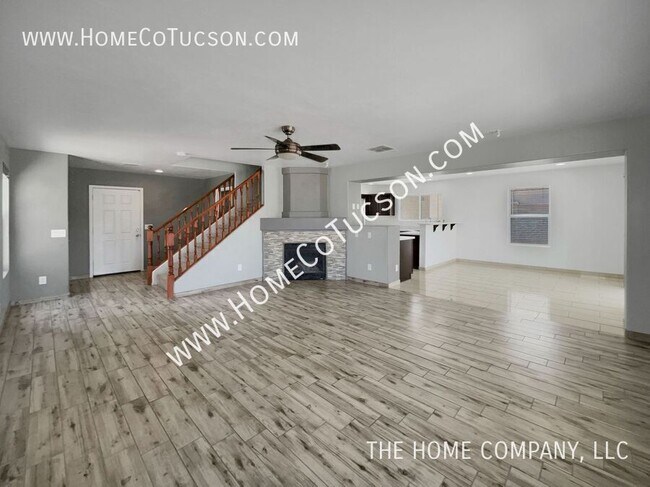 Building Photo - 1034 W Camino Hombre Viejo