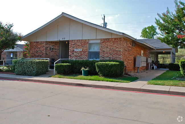 Building Photo - Gateway Village