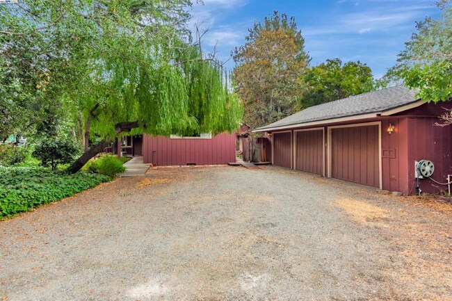 Foto del edificio - 35849 Linda Dr