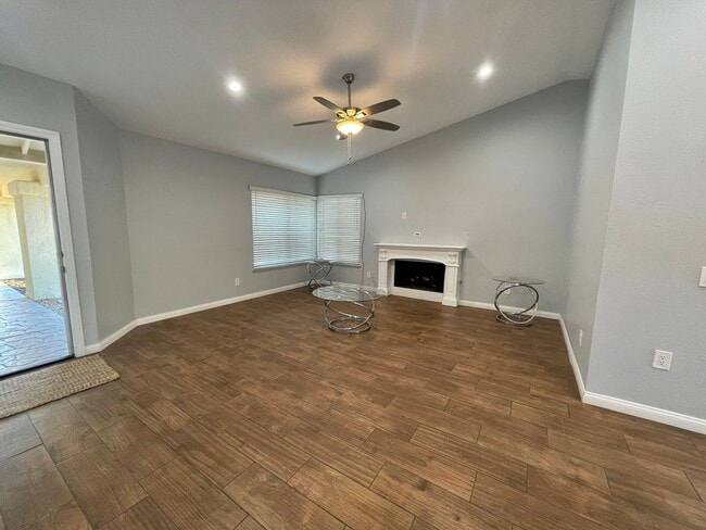 Building Photo - COMING SOON! ! Beautiful 3 Bed 2 Bath Corner Lot Cathedral City Home!