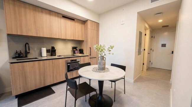 Foto del edificio - 121 NE 5th St