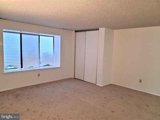 Building Photo - 5317A Aberdeen Dr