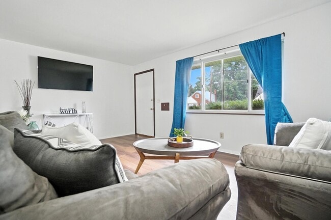 Photo - 2295 Deblin Dr House