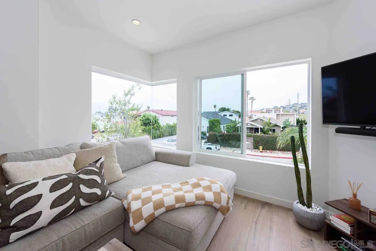 Foto principal - 3148 Emerson St