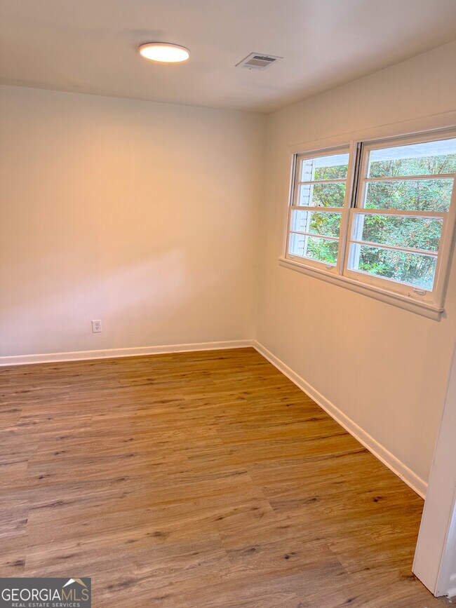 Foto del edificio - 633 Brookwood Dr