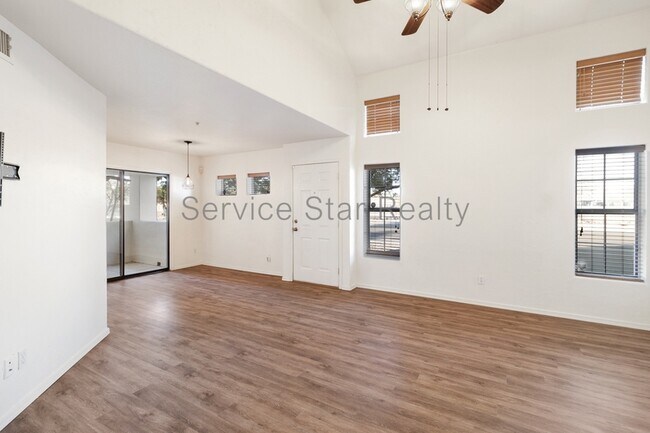 Foto del edificio - 5665 W Galveston St