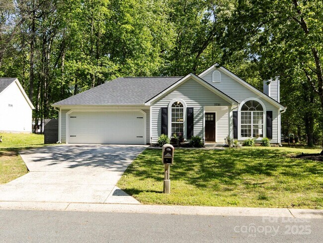 Building Photo - 7731 Ivy Hollow Dr