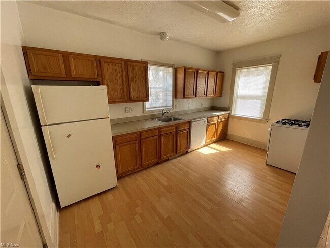 Foto del edificio - 1421 W 84th St