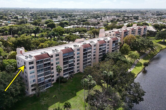 Foto del edificio - 14623 Bonaire Blvd
