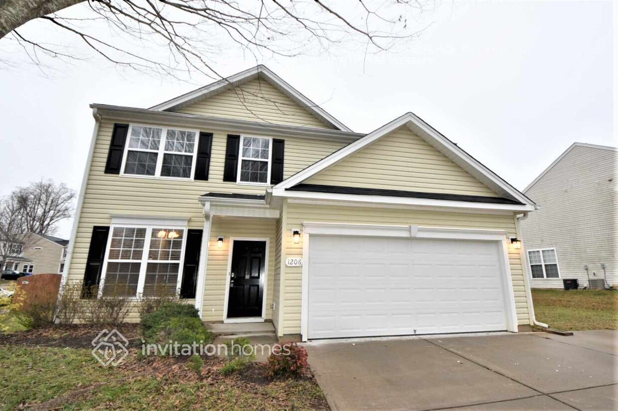 Foto principal - 1206 Bethpage Dr