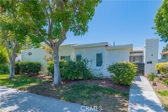 Building Photo - 2206 Via Mariposa E
