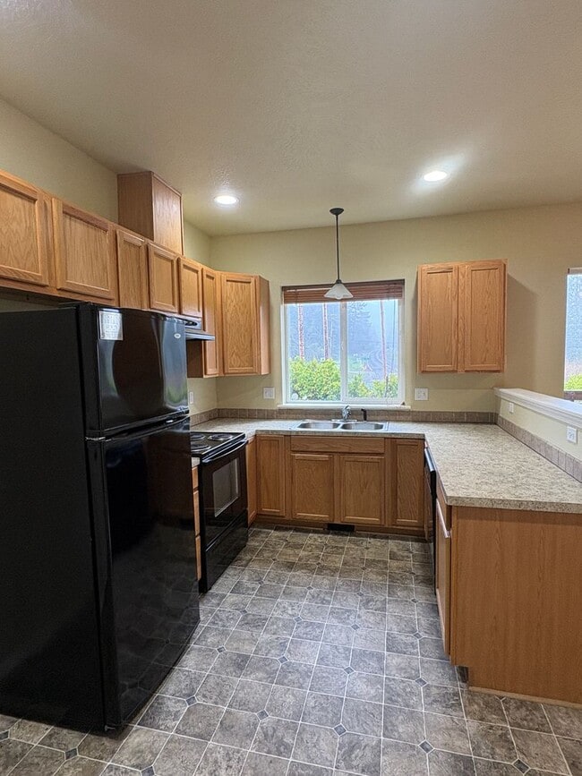 Building Photo - 3 Bedroom Duplex on Bailey Hill Rd