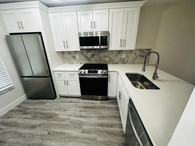 Building Photo - 2 Bed/2 Bath, 1 story Villa in Veterans Villas AVAILABLE May 11th!