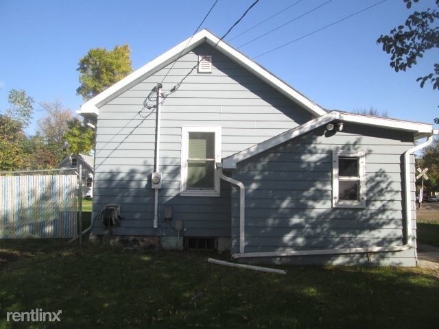 Building Photo - 1113 6th Ave N