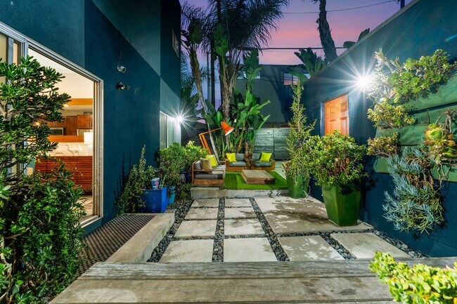 Foto del edificio - 1928 Howard Ave