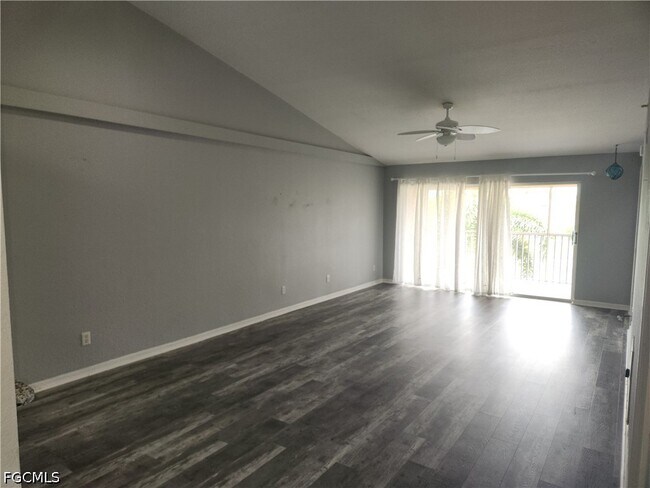 Foto del edificio - 9660 Victoria Ln