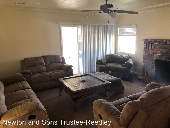 Building Photo - 22479 E Kings Canyon Rd