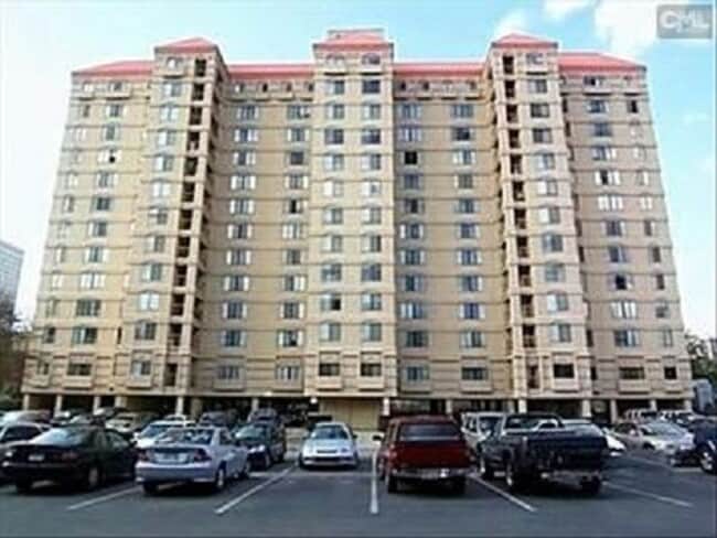 Building Photo - 1600 Park Cir