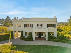 Building Photo - 715 Brewer Dr