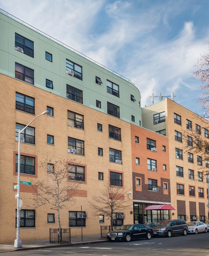 Primary Photo - 950 Jennings St