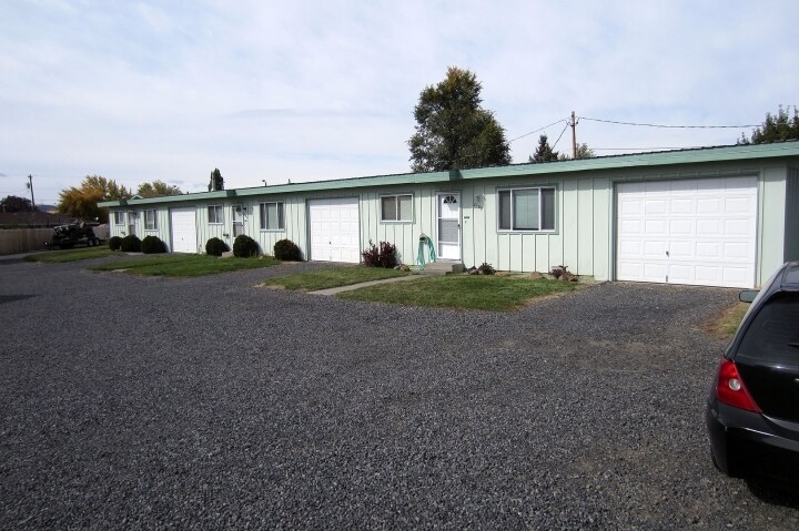 Primary Photo - 2490 Nile St