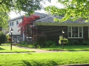 Building Photo - 550 Laramie Ave