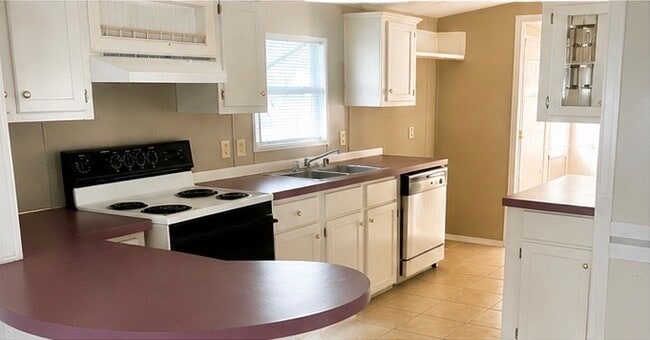 Building Photo - 200 Murls Lake Rd