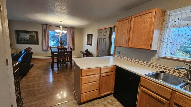 Foto del edificio - Fully Furnished House with views and all u...